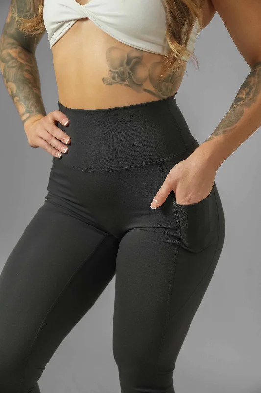 NEW Effortless Classic Pocket Leggings